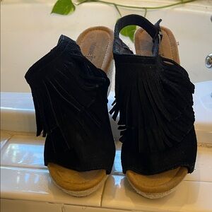 Minnetonka Black and Tan Wedges
